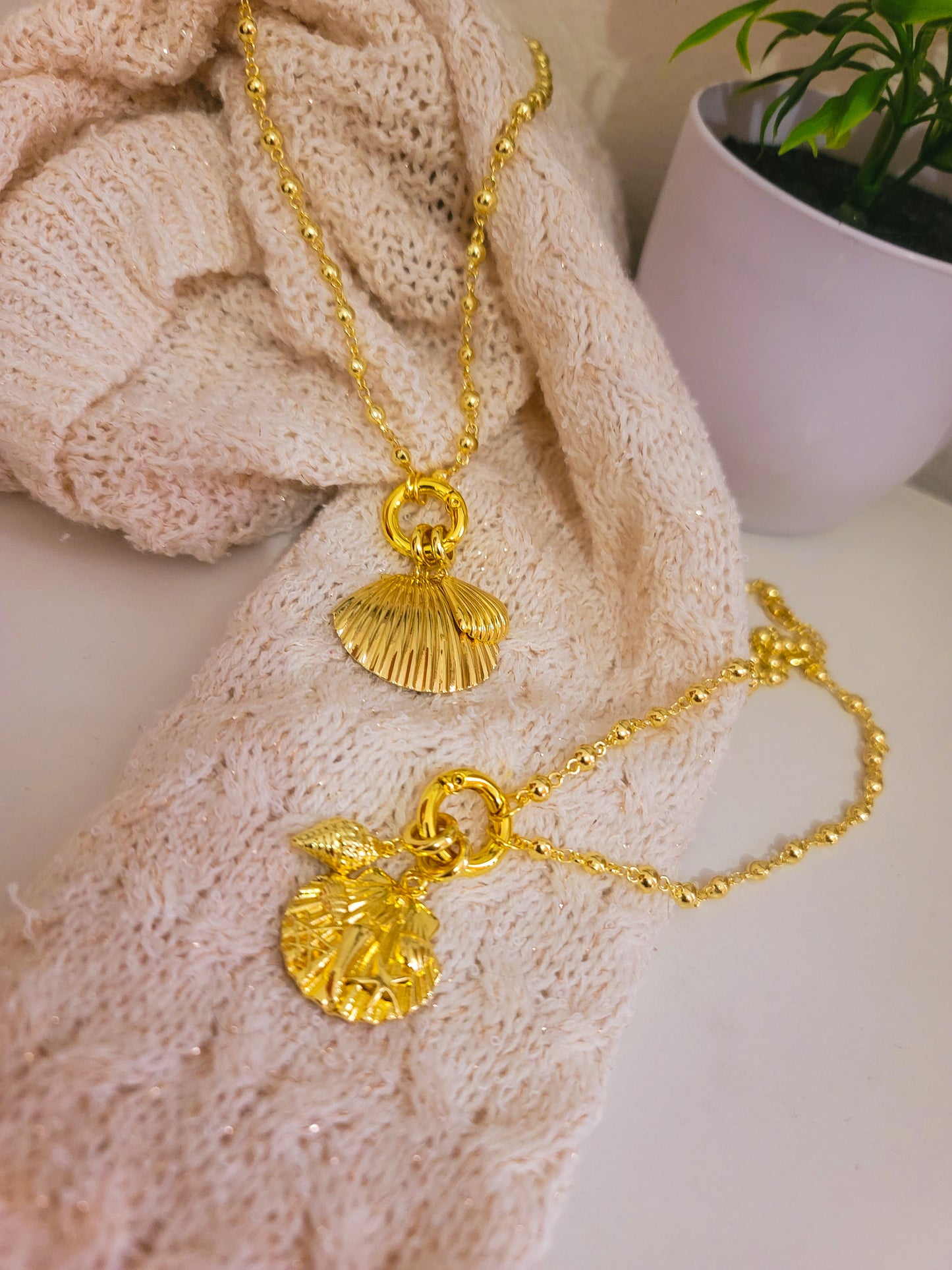 Sea shell necklace