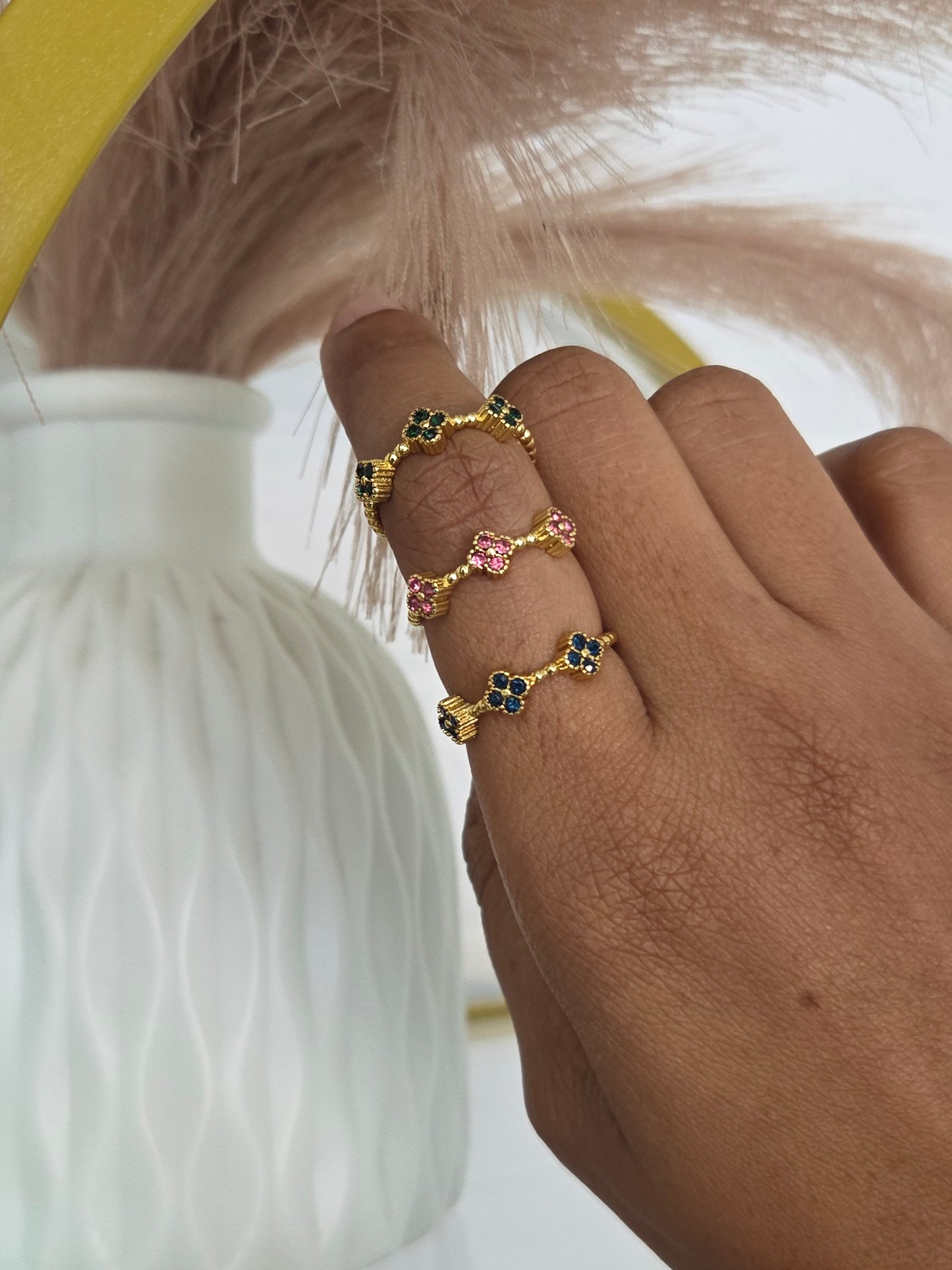 Clover rings