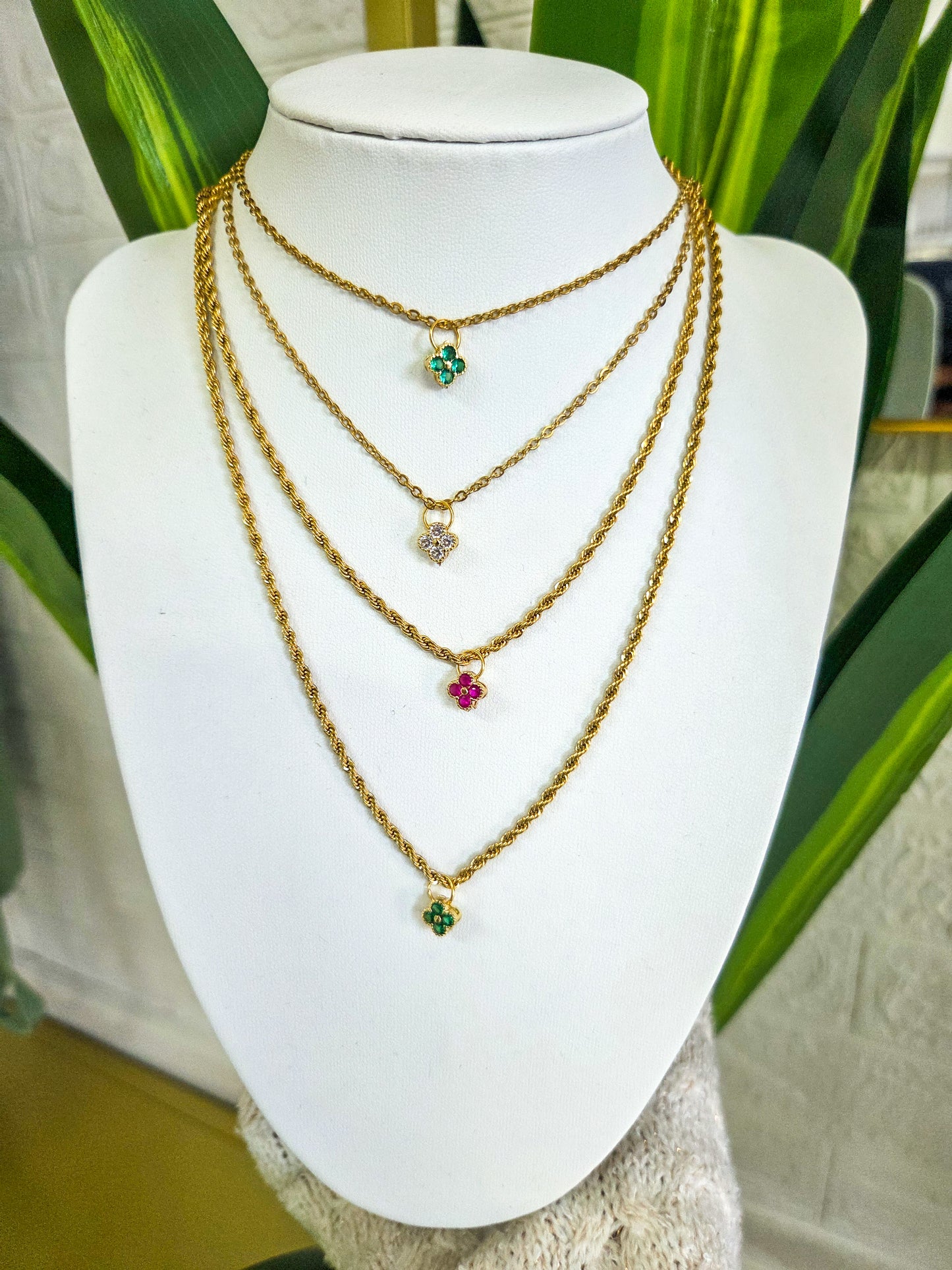Clover necklece