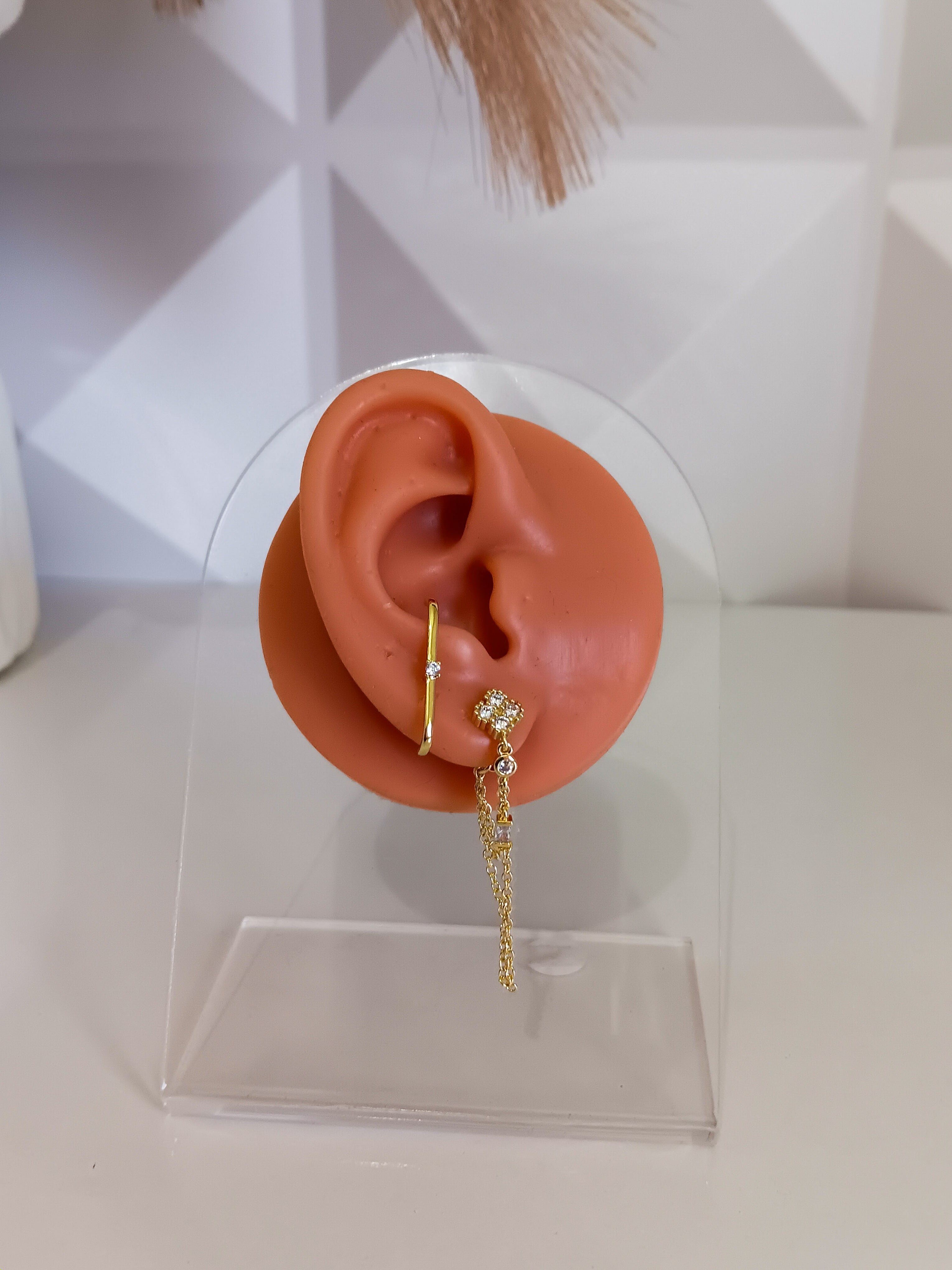 Exclusive earcuff