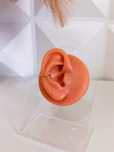 Simple ear cuff