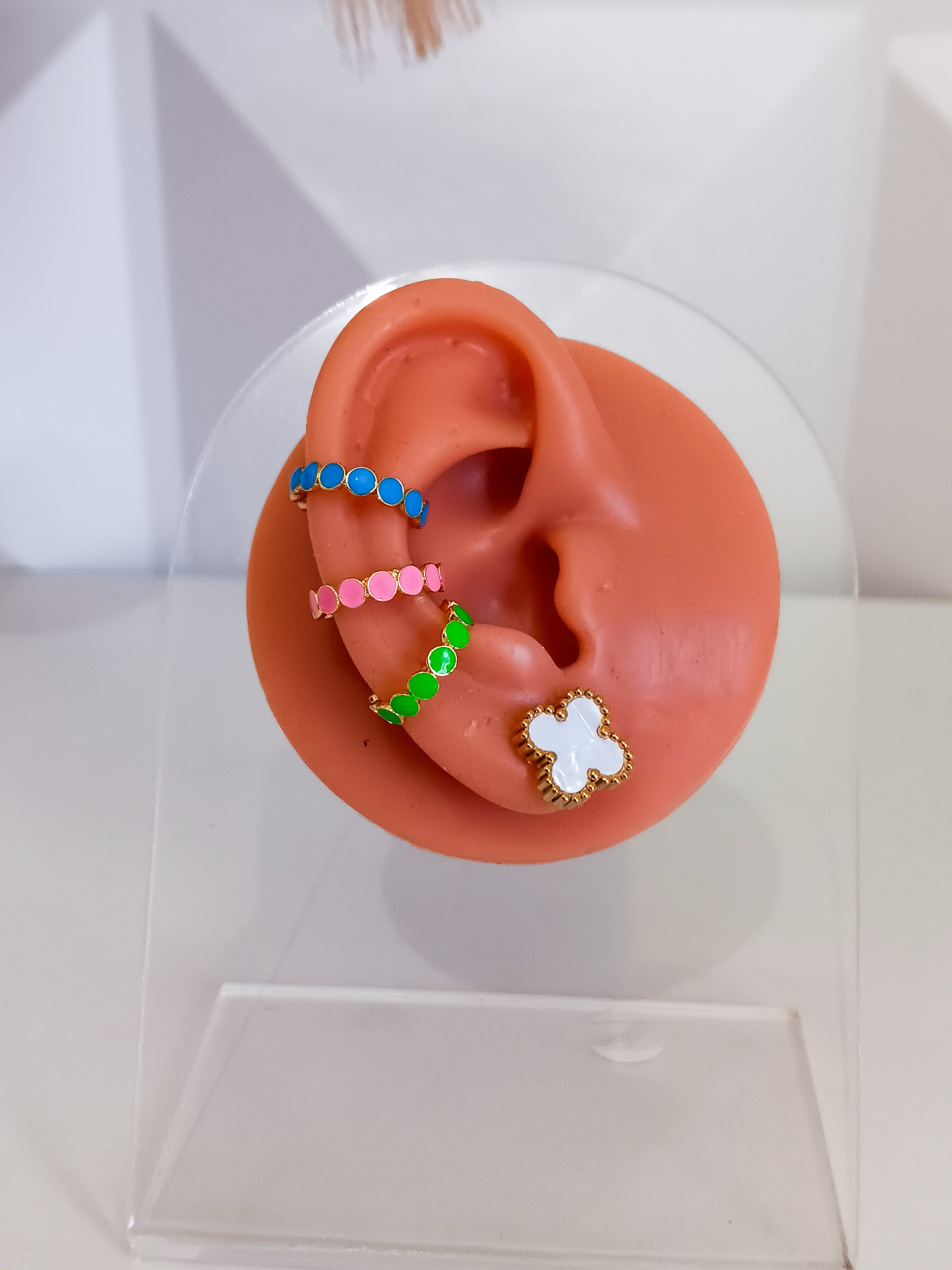 Color ear cuff