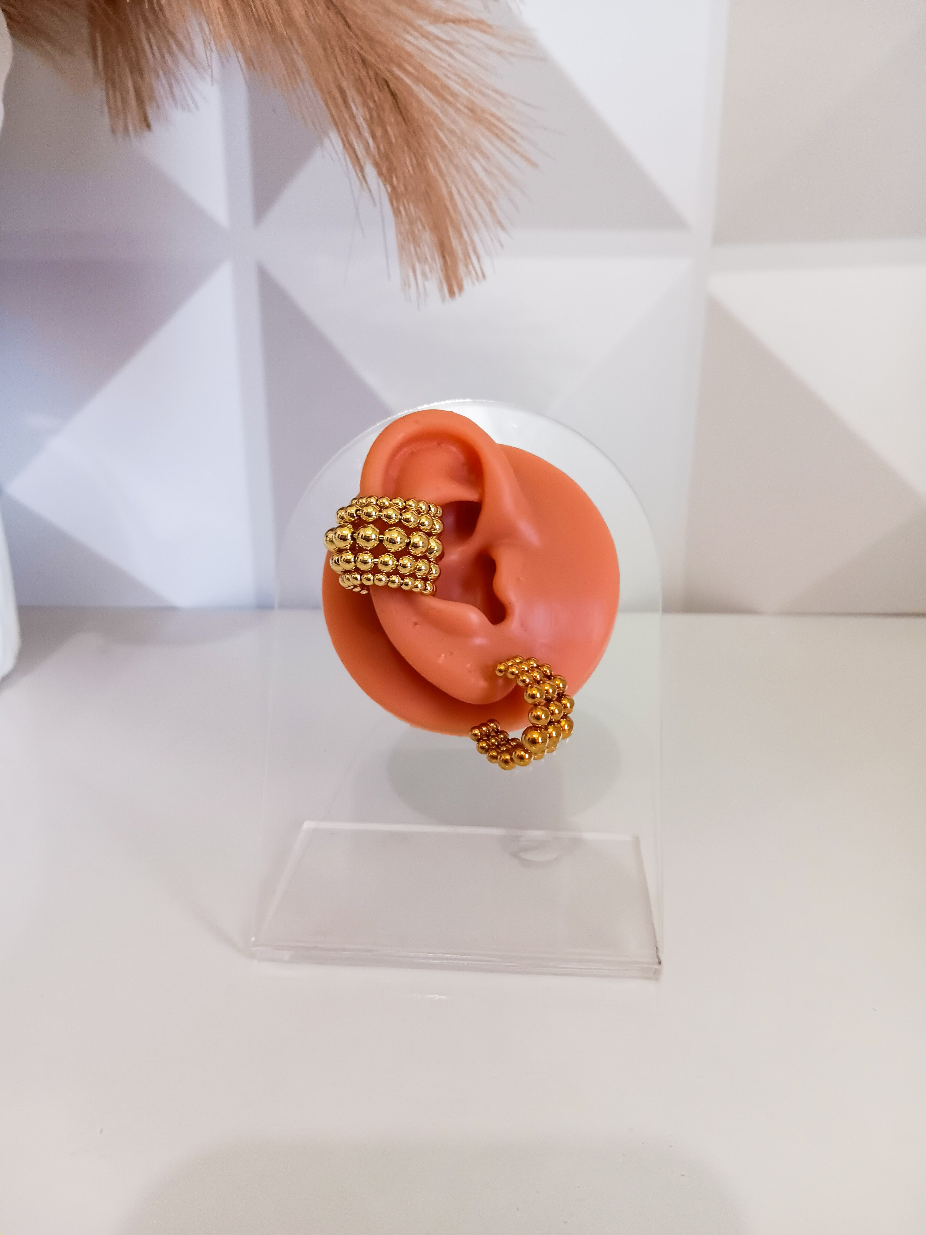 Mayestic ear cuff