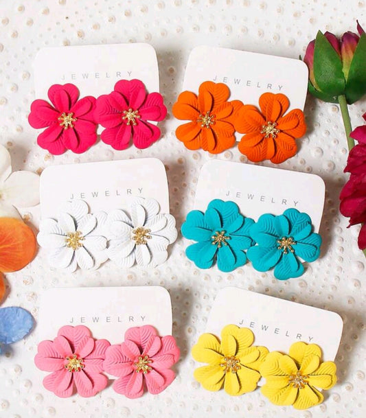 Tropi stud flowers